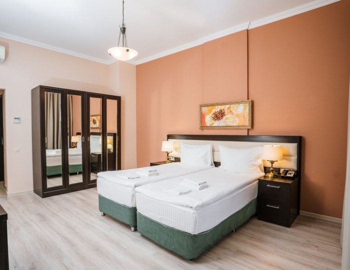 Апартаменты Стандарт 4-местные 2 спальни с зоной гостиная/кухня +540 - Апартаменты Курорта Красная Поляна